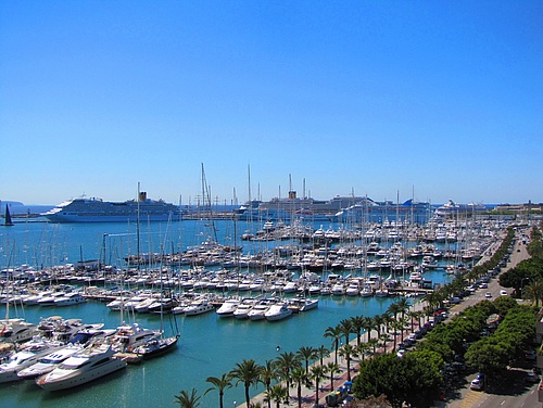 Toma de tierra para buques en los puertos de Baleares