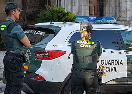 Beamte_Guardia_Civil_Auto