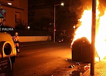 110_muellcontainer_haben_seit_weihnachten_in_palma_gebrannt